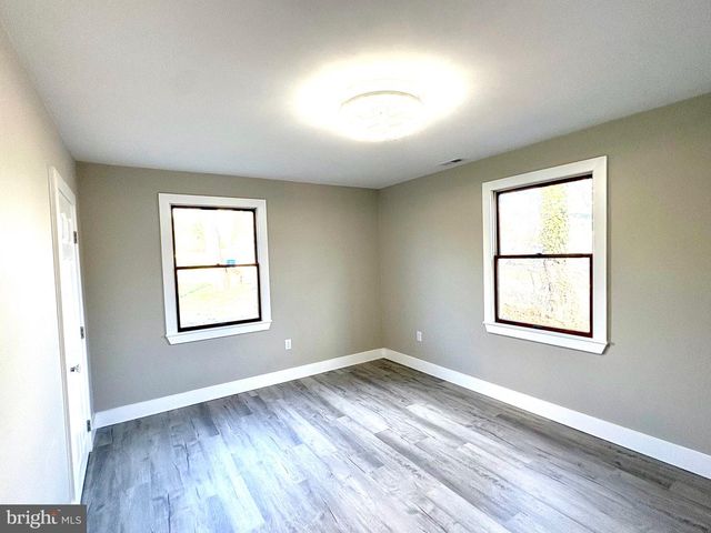 207 PENNSYLVANIA AVE, Hainesport, NJ 08036