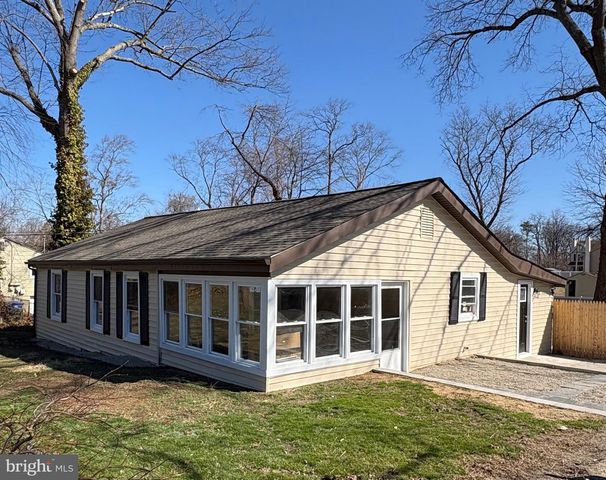 207 PENNSYLVANIA AVE, Hainesport, NJ 08036