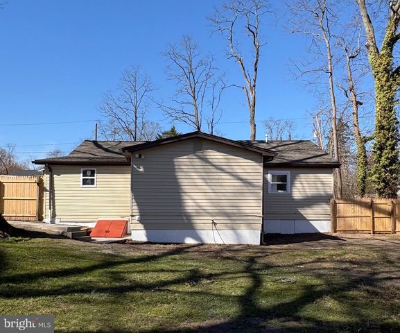 207 PENNSYLVANIA AVE, Hainesport, NJ 08036