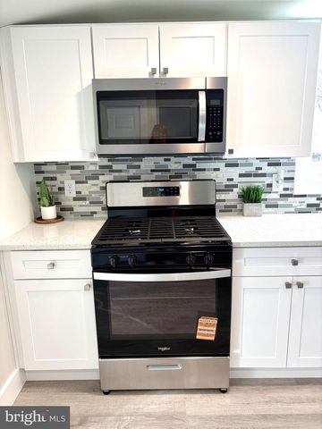 207 PENNSYLVANIA AVE, Hainesport, NJ 08036