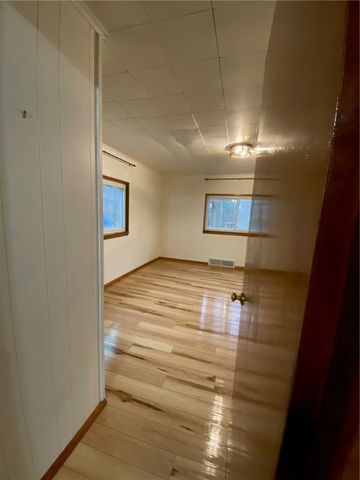 687 Wood St, Springdale Twp, PA 15144