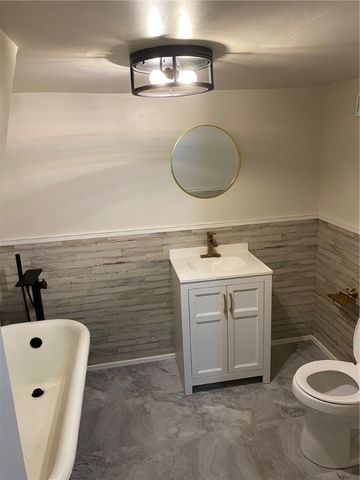 687 Wood St, Springdale Twp, PA 15144