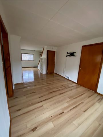 687 Wood St, Springdale Twp, PA 15144