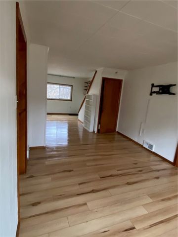 687 Wood St, Springdale Twp, PA 15144