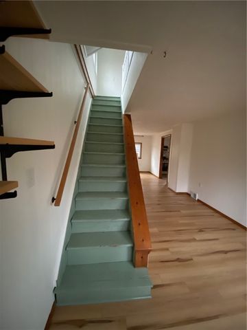 687 Wood St, Springdale Twp, PA 15144