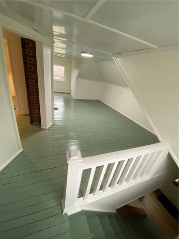 687 Wood St, Springdale Twp, PA 15144