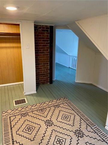 687 Wood St, Springdale Twp, PA 15144