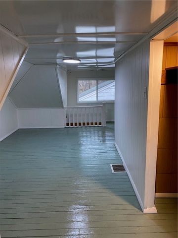 687 Wood St, Springdale Twp, PA 15144