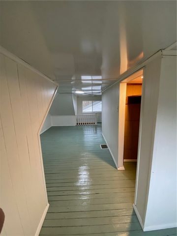 687 Wood St, Springdale Twp, PA 15144