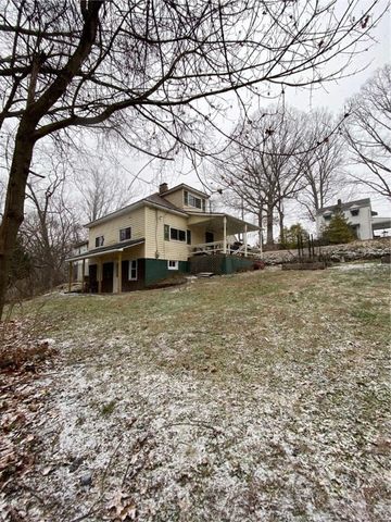 687 Wood St, Springdale Twp, PA 15144