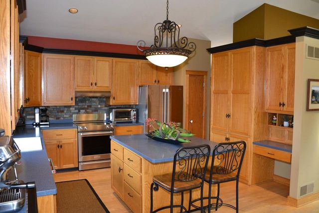 S79W29037 Frog Alley ROAD, Mukwonago, WI 53149