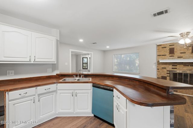 8505 Mermaid Avenue, Ocean Springs, MS 39564