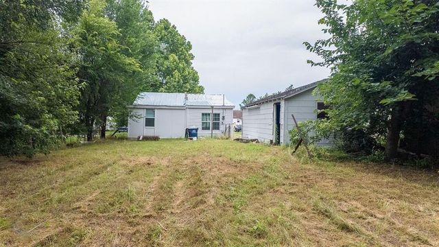 313 W Texas Avenue Street, Anadarko, OK 73005