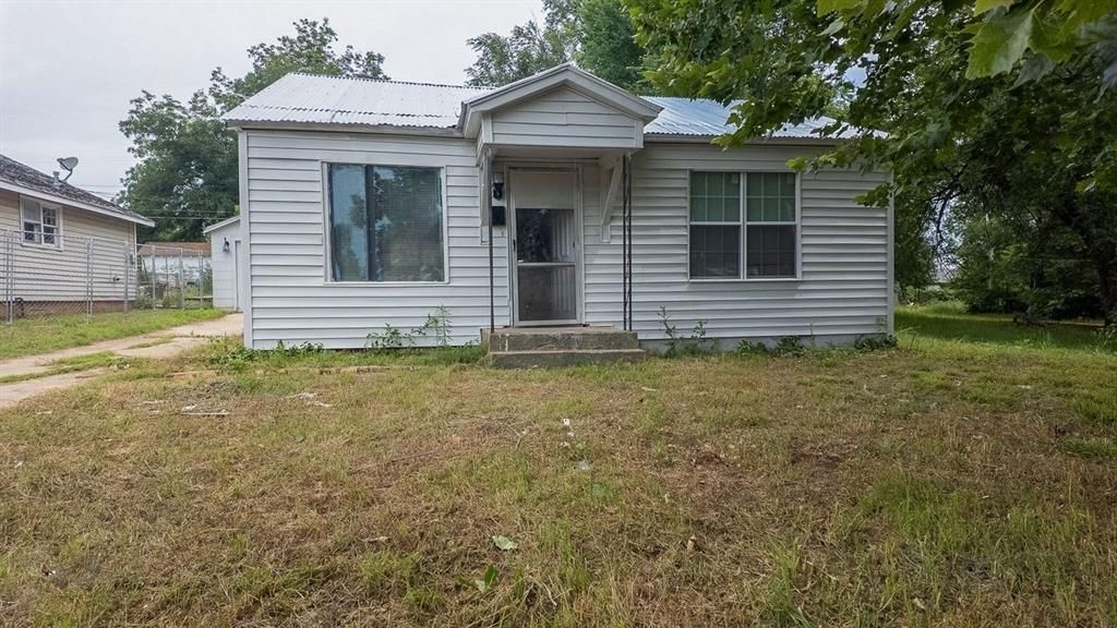 313 W Texas Avenue Street, Anadarko, OK 73005