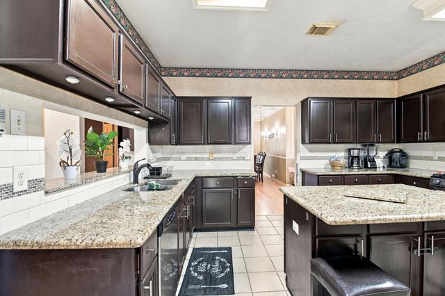 2519 15th Street N, Texas City, TX 77590