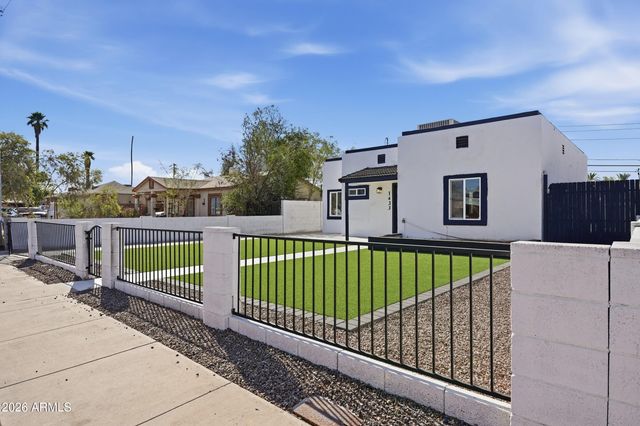 1433 E PORTLAND Street, Phoenix, AZ 85006
