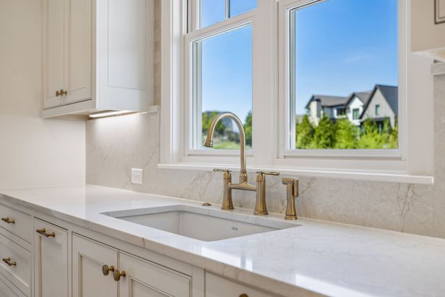 9282 Double Run Ct, College Grove, TN 37046