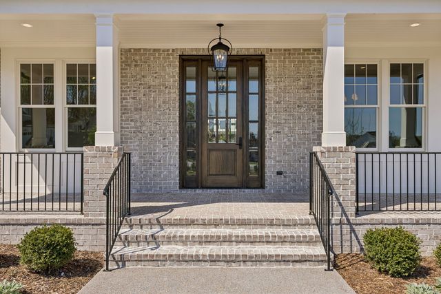9282 Double Run Ct, College Grove, TN 37046