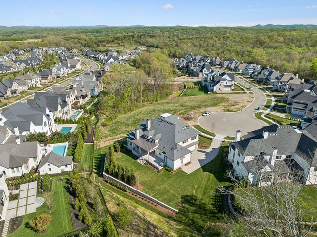 9282 Double Run Ct, College Grove, TN 37046