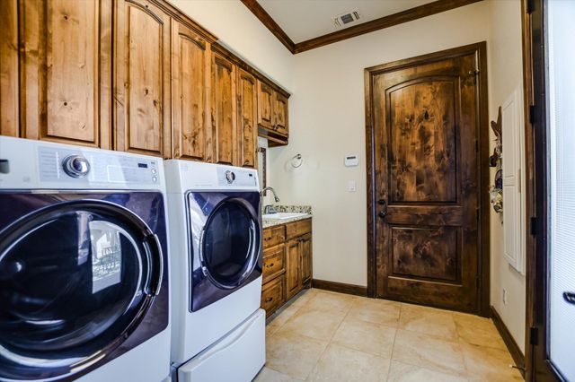 406 Cielo CIR, Marble Falls, TX 78654