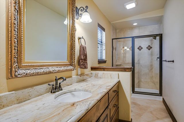 406 Cielo CIR, Marble Falls, TX 78654
