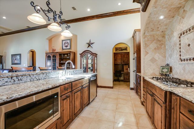 406 Cielo CIR, Marble Falls, TX 78654