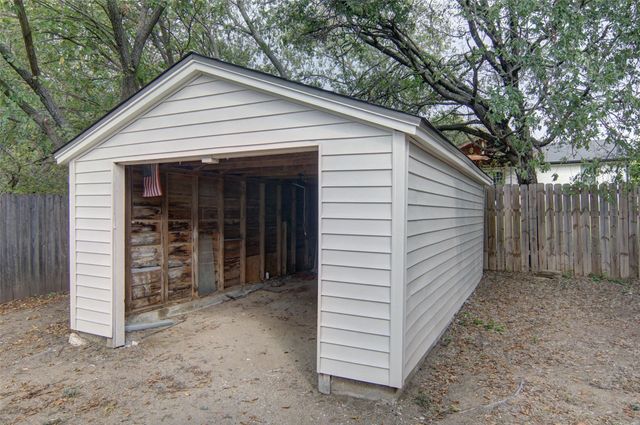 910 Liberty Street, Weatherford, TX 76086