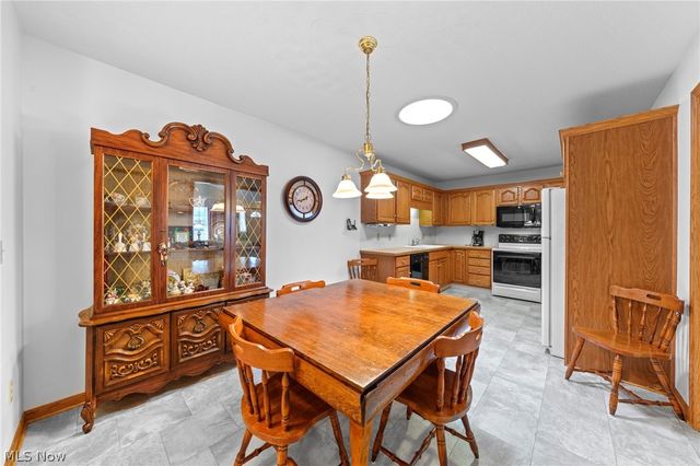 1450 Cove Street NW, Uniontown, OH 44685