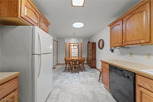 1450 Cove Street NW, Uniontown, OH 44685