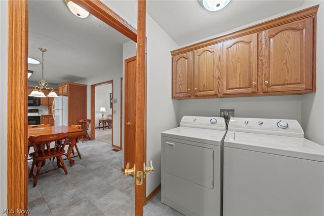 1450 Cove Street NW, Uniontown, OH 44685