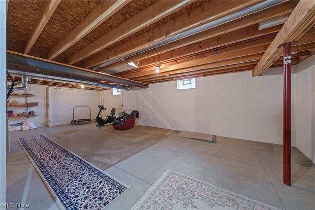 1450 Cove Street NW, Uniontown, OH 44685