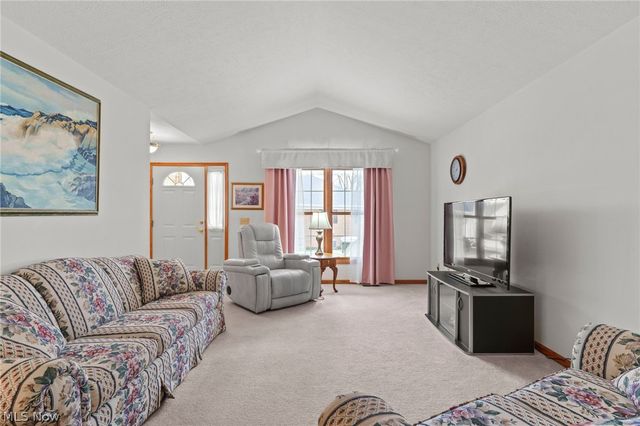 1450 Cove Street NW, Uniontown, OH 44685