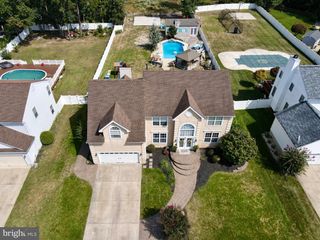 21 CEDAR GROVE DR, Sicklerville, NJ 08081
