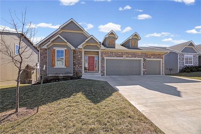 3611 Prairie Clover Court, Lawrence, KS 66049