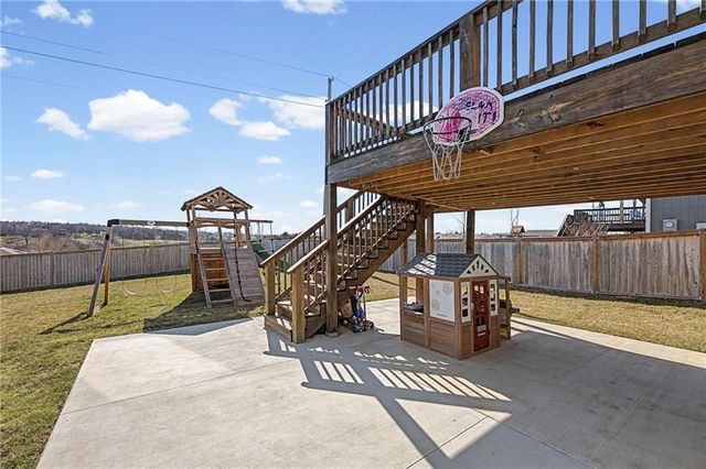 3611 Prairie Clover Court, Lawrence, KS 66049