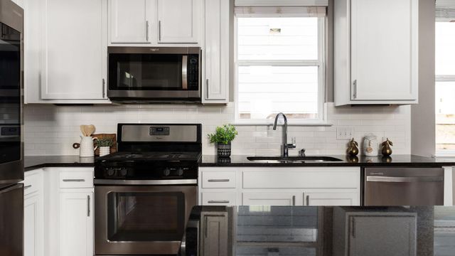 5910 Swayden LN, Austin, TX 78745