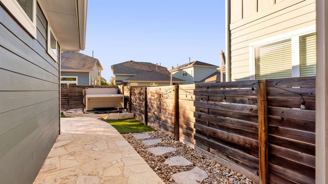 5910 Swayden LN, Austin, TX 78745