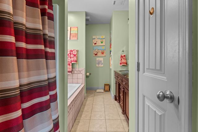 515 S Fredrick Way, Boiling Springs, SC 29316