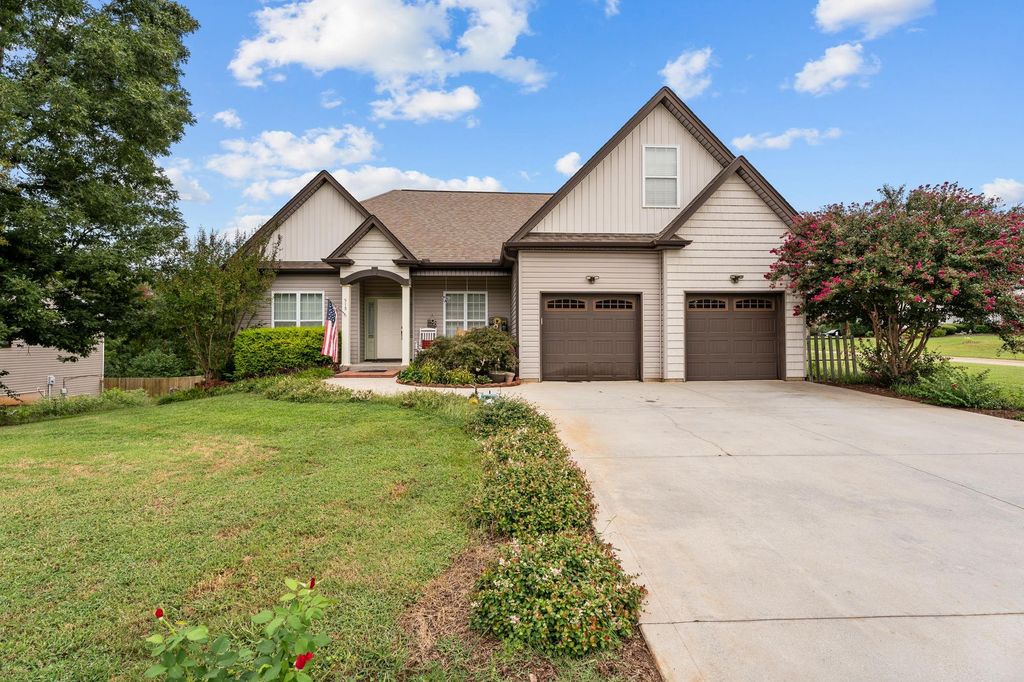 515 S Fredrick Way, Boiling Springs, SC 29316