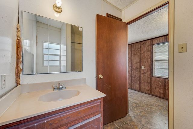 932 Cook Street, Mansfield, TX 76065