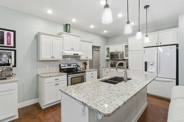 5618 E Pearson Parkway, Strafford, MO 65757