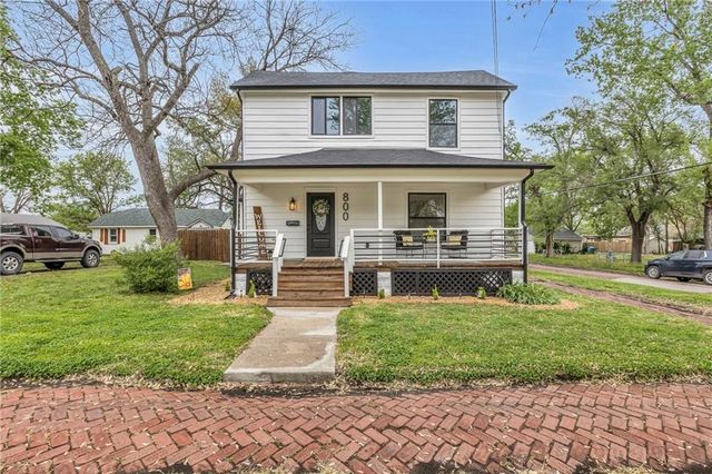 800 Pacific Avenue, Osawatomie, KS 66064