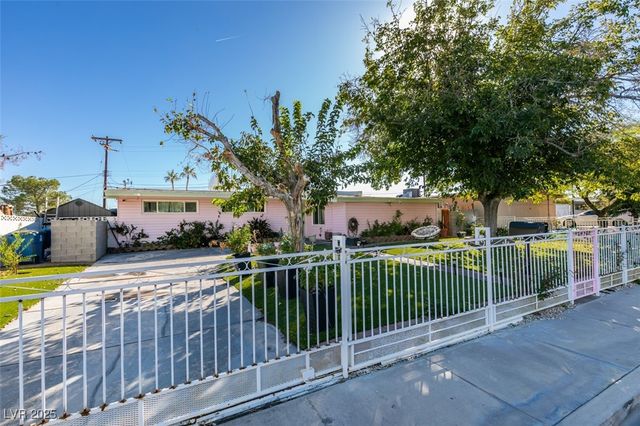 700 North 14th Street, Las Vegas, NV 89101