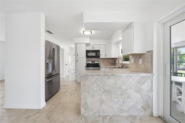 3106 SE 18TH PLACE, Cape Coral, FL 33904