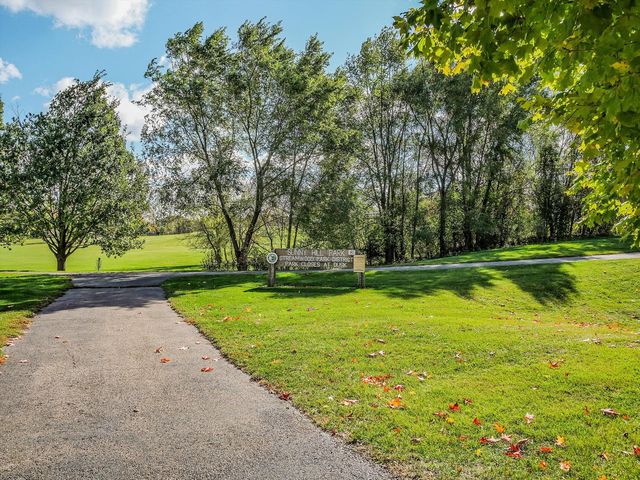 324 English Oak Lane, Streamwood, IL 60107