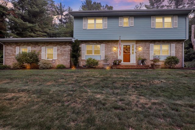 18 HILLSIDE RD, Birdsboro, PA 19508
