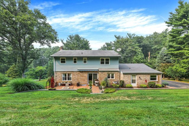 18 HILLSIDE RD, Birdsboro, PA 19508
