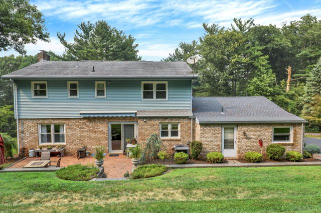 18 HILLSIDE RD, Birdsboro, PA 19508