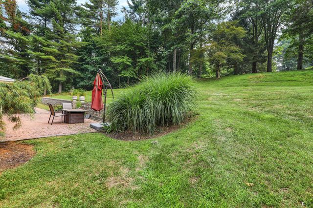 18 HILLSIDE RD, Birdsboro, PA 19508