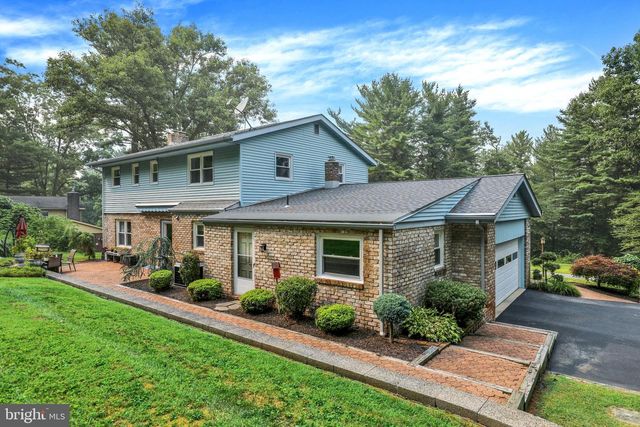 18 HILLSIDE RD, Birdsboro, PA 19508